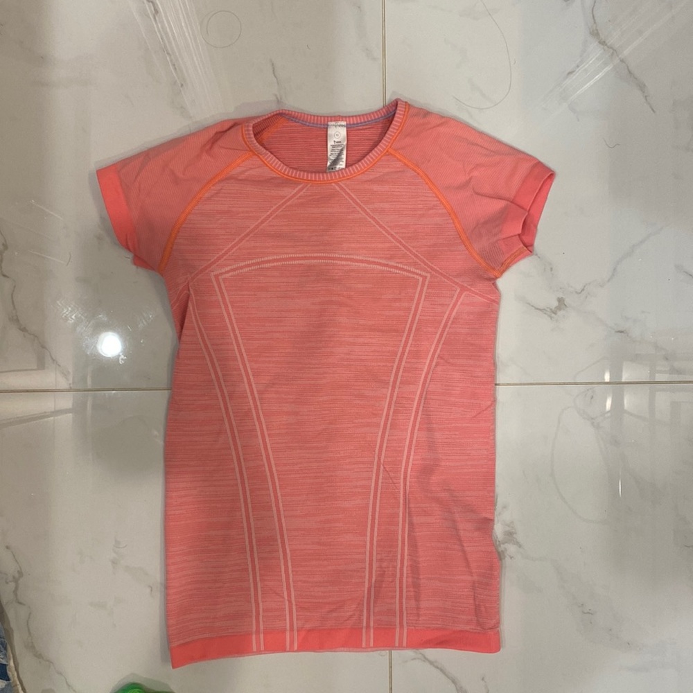 Coral ivivva t shirt (kids lululemon)